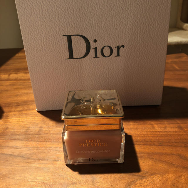 Dior プレステージ　ル　ゴマージュ洗顔料150ミリ