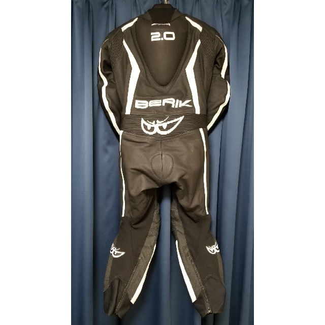 新品 BERIK ベリック レーシングスーツ 52(XL)黒 新品 BERIK ベリック レーシングスーツ 52(XL)黒