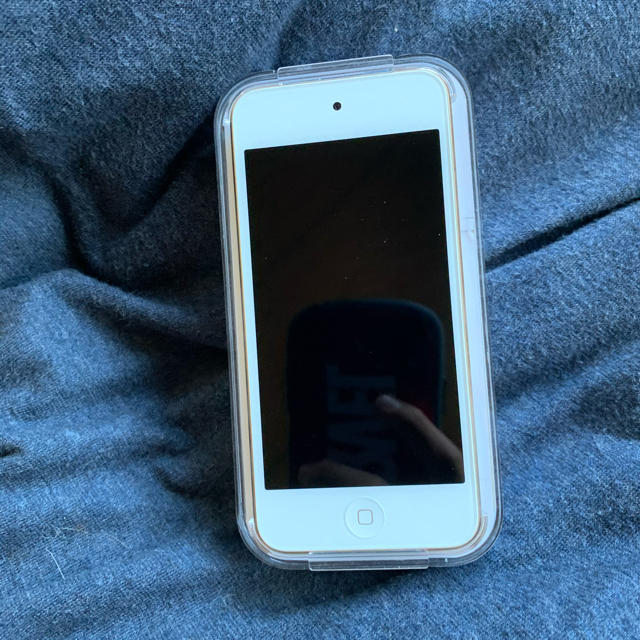 iPod touch(アイポッドタッチ)のiPod touch 32GB 第6世代【Makura様専用】 スマホ/家電/カメラのスマートフォン/携帯電話(スマートフォン本体)の商品写真