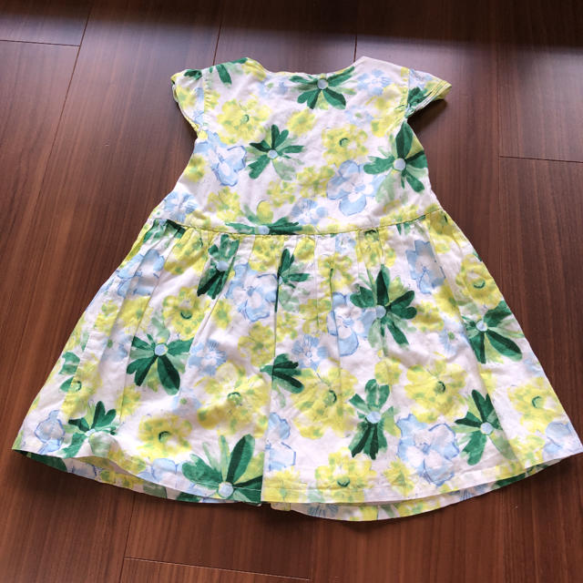 BeBe(ベベ)のべべ　花柄ワンピース　90 キッズ/ベビー/マタニティのキッズ服女の子用(90cm~)(ワンピース)の商品写真