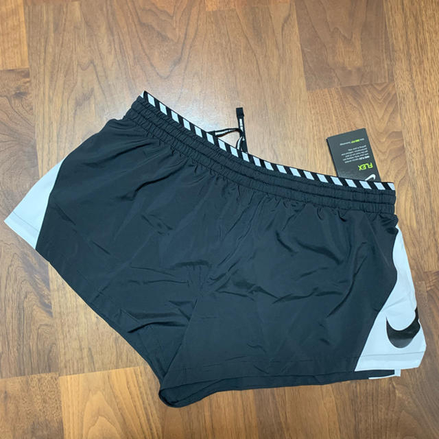 NIKE(ナイキ)の専用　L2枚 レディースのパンツ(ショートパンツ)の商品写真