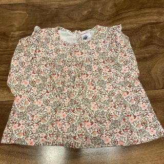 プチバトー(PETIT BATEAU)の美品❤️肩フリルフラワーカットソー✳︎18m✳︎プチバトー(シャツ/カットソー)