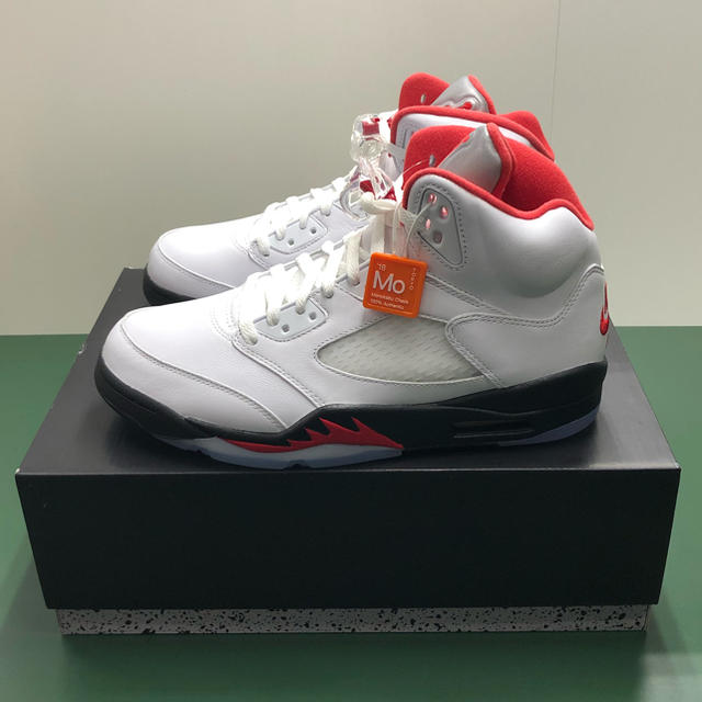 NIKE(ナイキ)のNIKE Air Jordan 5 Retro OG Fire Red 2020 メンズの靴/シューズ(スニーカー)の商品写真