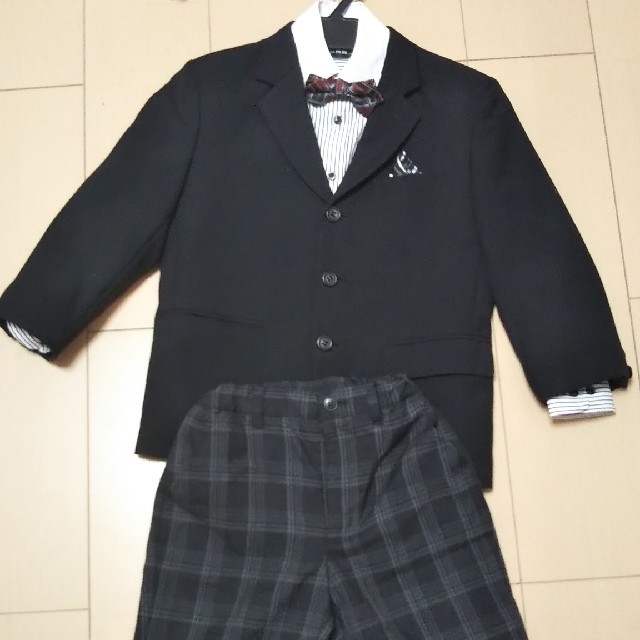 120センチ男の子スーツ キッズ/ベビー/マタニティのキッズ服男の子用(90cm~)(ドレス/フォーマル)の商品写真
