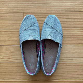 トムズ(TOMS)のtoms（24.5㎝）(スリッポン/モカシン)