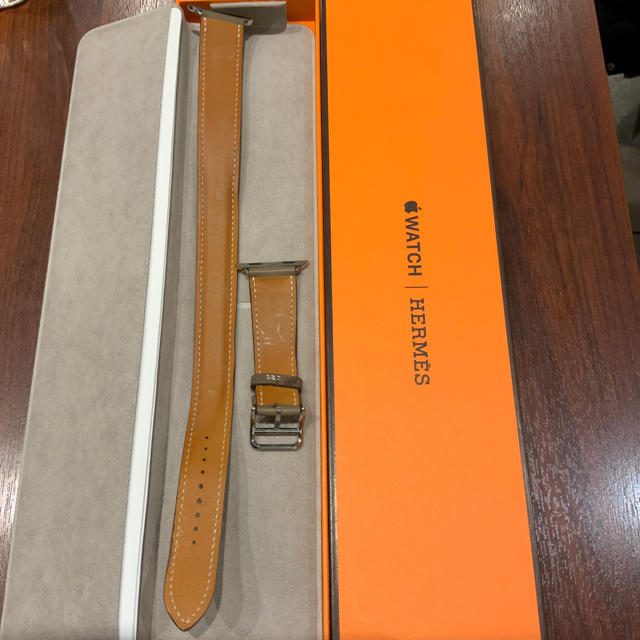 Hermes(エルメス)の(正規品) Apple Watch ドゥブルトゥール エルメス エトゥープ メンズの時計(レザーベルト)の商品写真