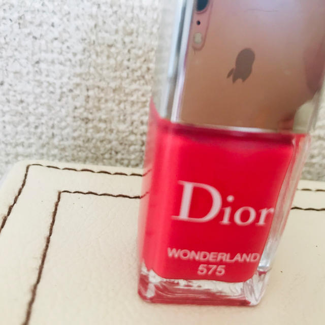 Dior(ディオール)のDior wonderland 575 コスメ/美容のネイル(マニキュア)の商品写真