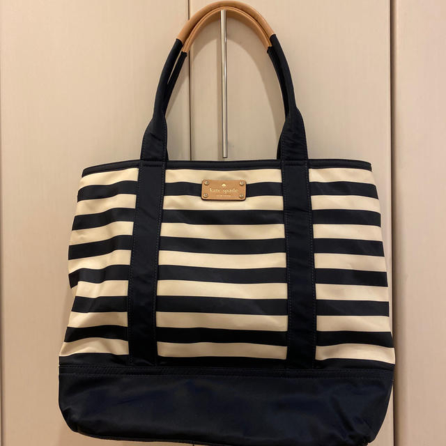 kate spade new york(ケイトスペードニューヨーク)のKate Spade バッグ　容量約40cm✖️約40cm✖️約15cm  レディースのバッグ(トートバッグ)の商品写真