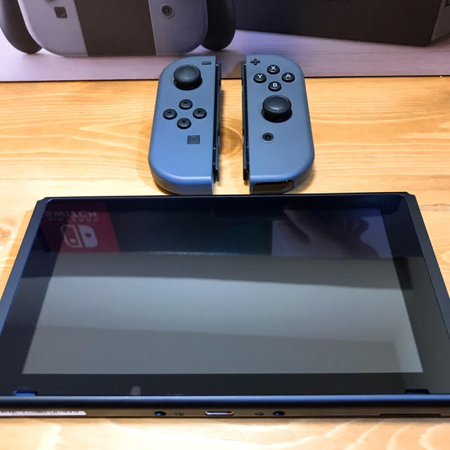 Nintendo Switch(ニンテンドースイッチ)のNintendo Switch 本体 Joy-Con (L) / (R) グレー エンタメ/ホビーのゲームソフト/ゲーム機本体(家庭用ゲーム機本体)の商品写真