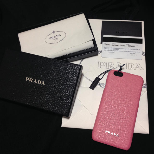 PRADA(プラダ)のPRADA  iPhone6-6sケース スマホ/家電/カメラのスマホアクセサリー(モバイルケース/カバー)の商品写真