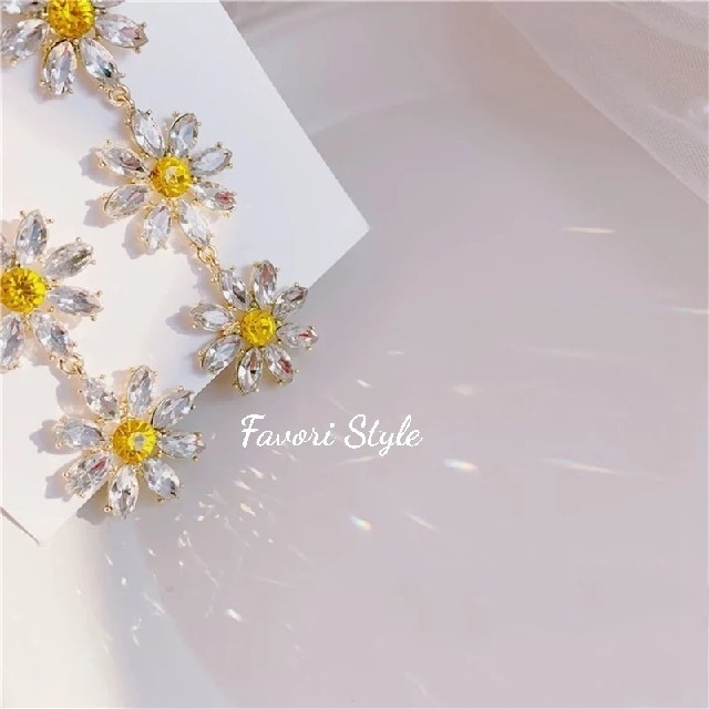 MUVEIL WORK(ミュベールワーク)のAAAジルコニア Flowerドロップ ピアス  シルバー925 レディースのアクセサリー(ピアス)の商品写真