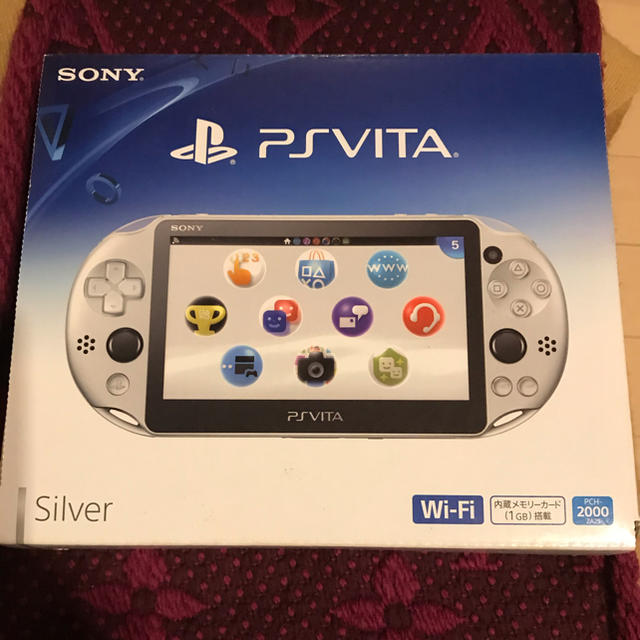 PlayStation Vita Wi-Fiモデル シルバー PCH-2000 流行 13759円