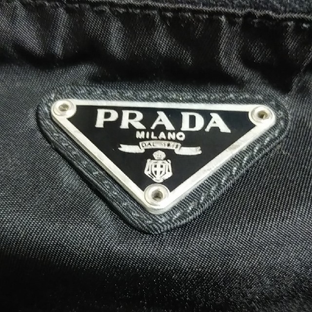 PRADA by ロボP shop|プラダならラクマ - プラダショルダーバッグの シリーズ 梨花ちゃん♡愛用 PRADAショルダーバッグ ショルダーバッグ
