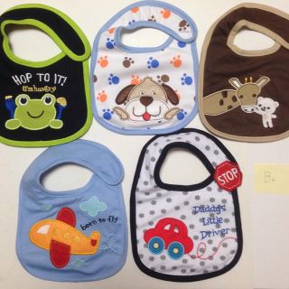 カーターズ(carter's)の専用  新品男の子用5枚１組スタイ♪(ベビースタイ/よだれかけ)