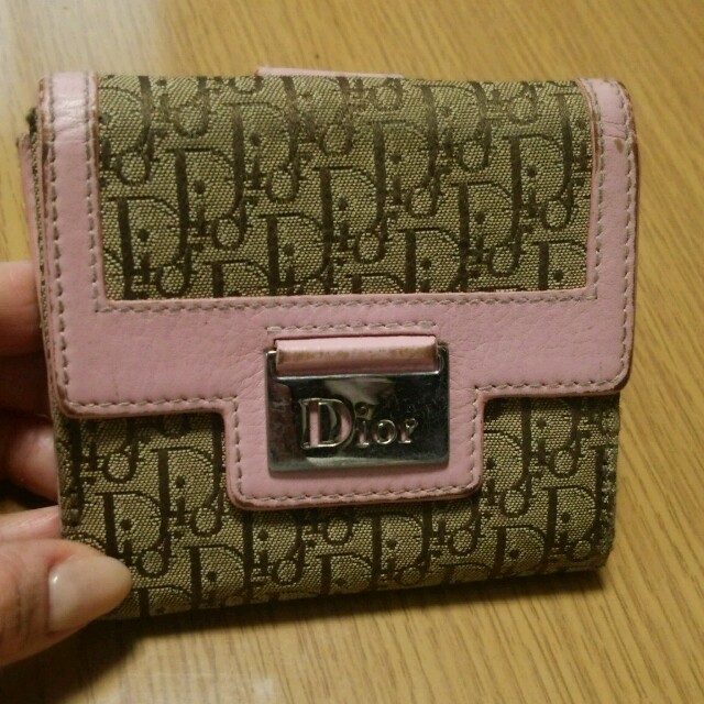 Dior(ディオール)のDior♡2つ折り財布 レディースのファッション小物(財布)の商品写真