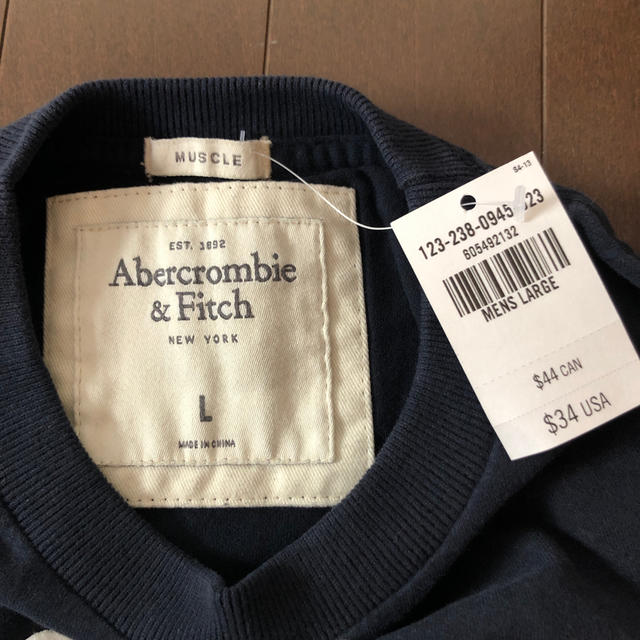 Abercrombie&Fitch(アバクロンビーアンドフィッチ)のアバクロ　メンズTシャツ① メンズのトップス(Tシャツ/カットソー(半袖/袖なし))の商品写真