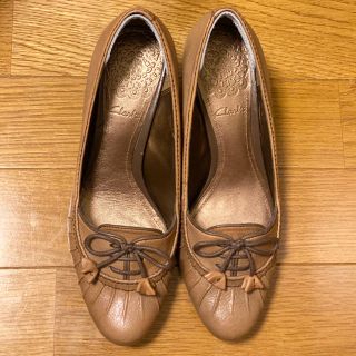 クラークス(Clarks)の新春SALE❗️未使用 Clarks パンプス ベージュ(ハイヒール/パンプス)