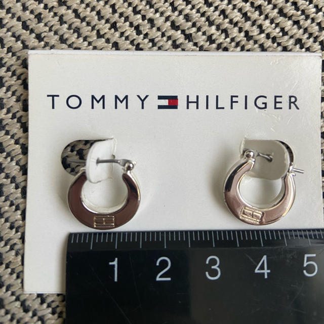 TOMMY HILFIGER(トミーヒルフィガー)の【TOMMY HILFIGER】ピアス レディースのアクセサリー(ピアス)の商品写真