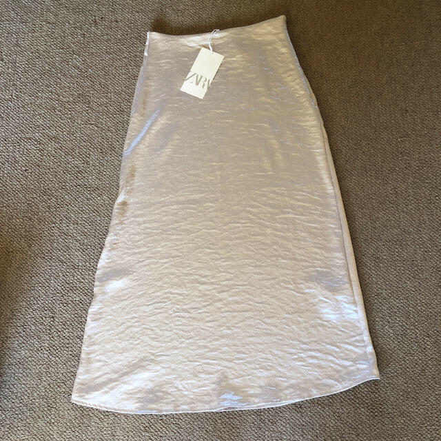 ZARA(ザラ)の新品未使用サテンスカート レディースのスカート(ロングスカート)の商品写真