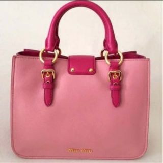 ミュウミュウ(miumiu)のmiumiu ハンドバッグ　ショルダーバッグ　2way 証明書有り(ハンドバッグ)