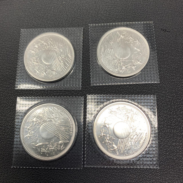 記念銀貨 コレクション パック入り 1万円銀貨 ４枚 - 貨幣