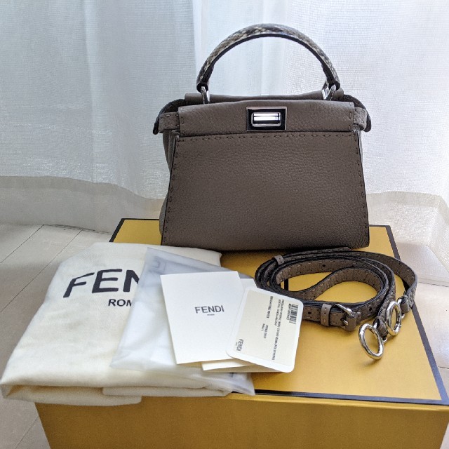 カラー【定価47万・2月購入】FENDI 新作 ピーカブー ミニ セレリア