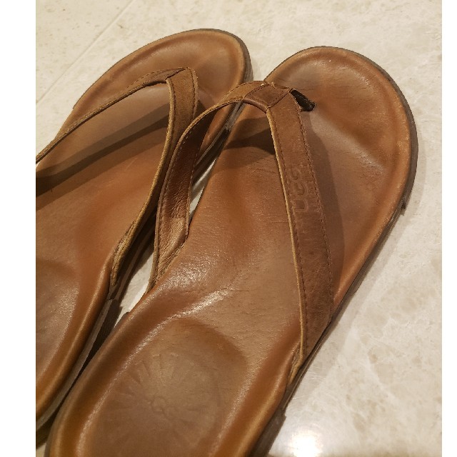 UGG(アグ)の革 サンダル ブラウン UGG 25.5cmくらい メンズの靴/シューズ(サンダル)の商品写真
