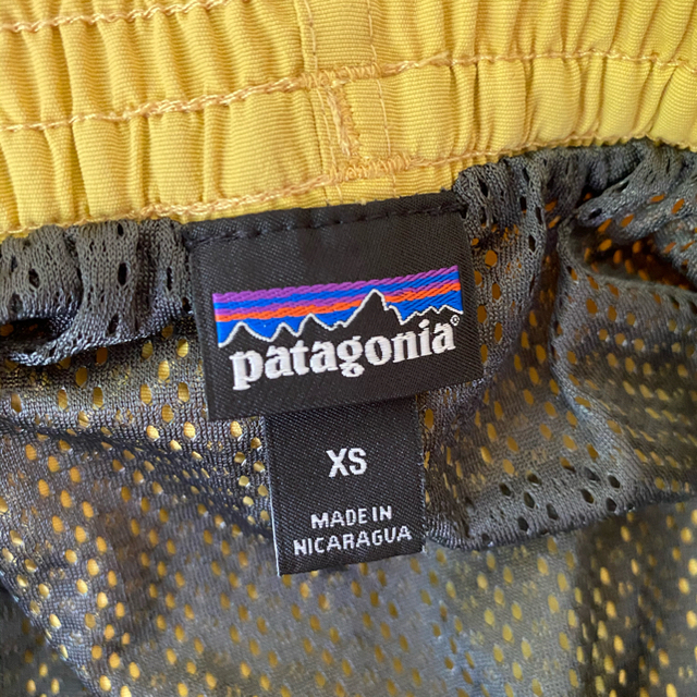 patagonia(パタゴニア)のPatagonia  バギーズショーツ　イエロー メンズのパンツ(ショートパンツ)の商品写真