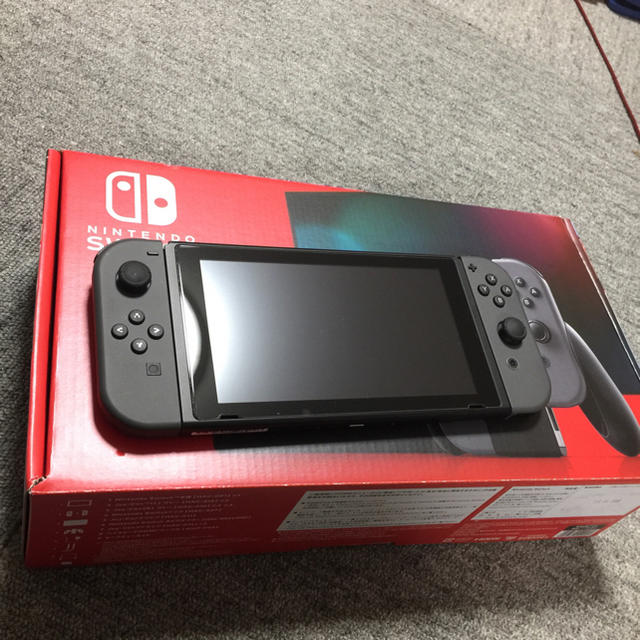 美品 新型任天堂スイッチ Nintendo Switch グレイ