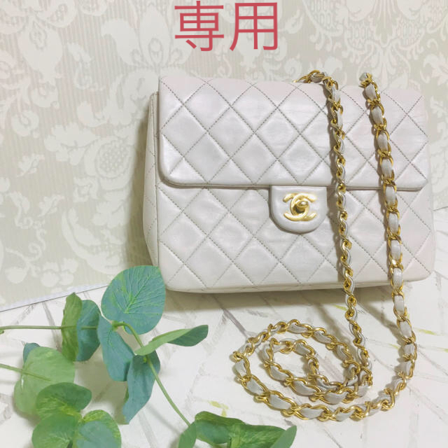 肌触りがいい CHANEL 白 ラムスキン チェーンショルダーバッグ CHANEL ...