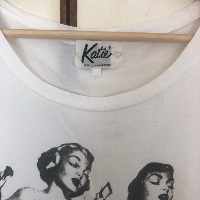 Katie(ケイティー)のKATIE ケイティ　Tシャツ　skippies プリント　EMMA レディースのトップス(Tシャツ(半袖/袖なし))の商品写真