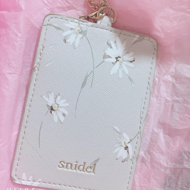 snidel ♡ パスケース レディースのファッション小物(名刺入れ/定期入れ)の商品写真