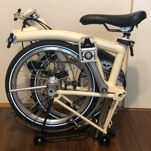 BROMPTON(ブロンプトン)の<最終値下>BROMPTON M6L アイボリー 2018年購入  スポーツ/アウトドアの自転車(自転車本体)の商品写真