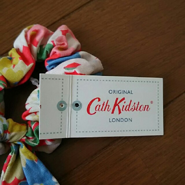 Cath Kidston(キャスキッドソン)のシュシュ 2個セット レディースのヘアアクセサリー(ヘアゴム/シュシュ)の商品写真