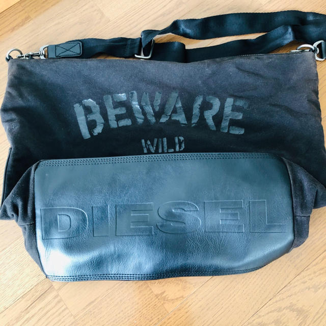 DIESEL(ディーゼル)のDIESEL バッグ メンズのバッグ(ショルダーバッグ)の商品写真