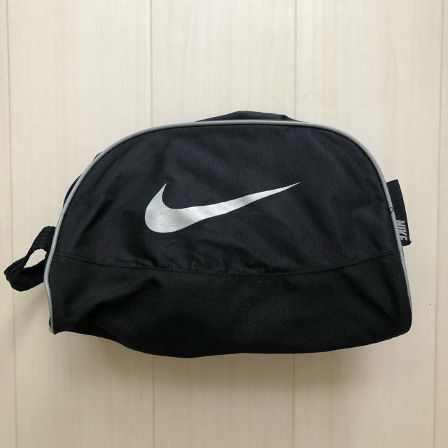 NIKE(ナイキ)のシューズケース キッズ/ベビー/マタニティのこども用バッグ(シューズバッグ)の商品写真