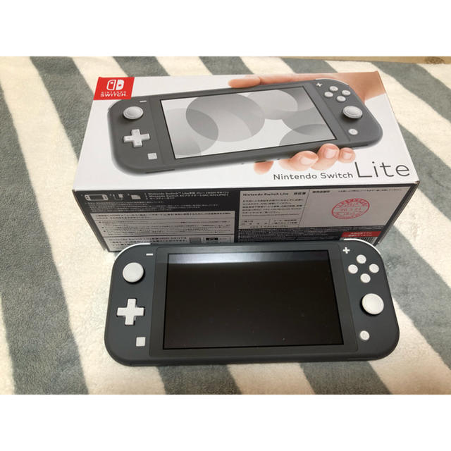 Nintendo Switch Lite 1