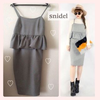 スナイデル(SNIDEL)のsnidel♡ペプラムラインワンピース(ひざ丈ワンピース)