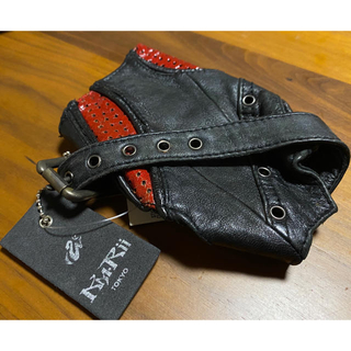 ルグランブルー(LGB)のKMRii  ケムリ　レザーガントレッド　黒×赤　未使用(手袋)