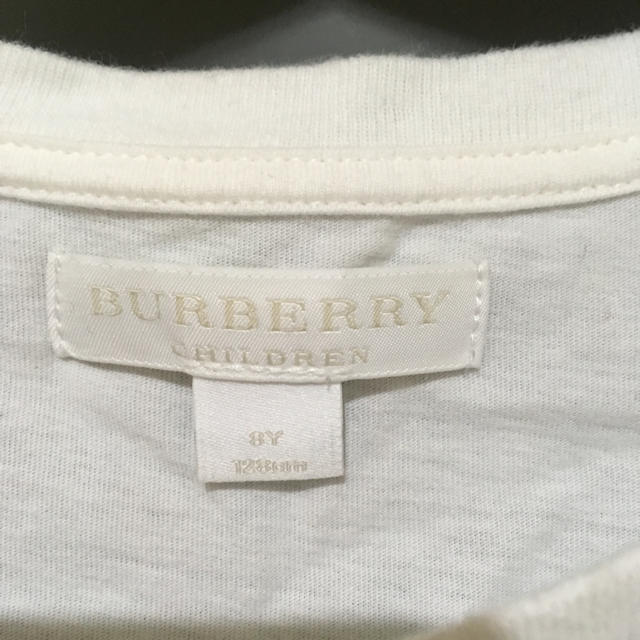 BURBERRY(バーバリー)のBURBERRY♡8Y♡128cm♡プリントTシャツ♡りんご♡バーバリー♡ キッズ/ベビー/マタニティのキッズ服女の子用(90cm~)(Tシャツ/カットソー)の商品写真