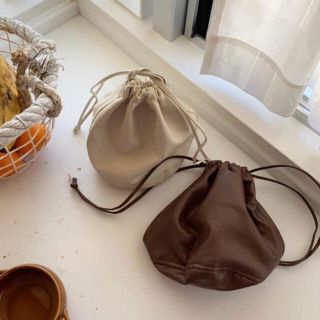 ディーホリック(dholic)のbeige 巾着bag white(トートバッグ)