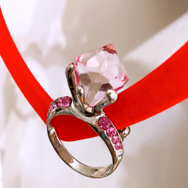 【新品・未使用】ブローチ💍 レディースのアクセサリー(ブローチ/コサージュ)の商品写真