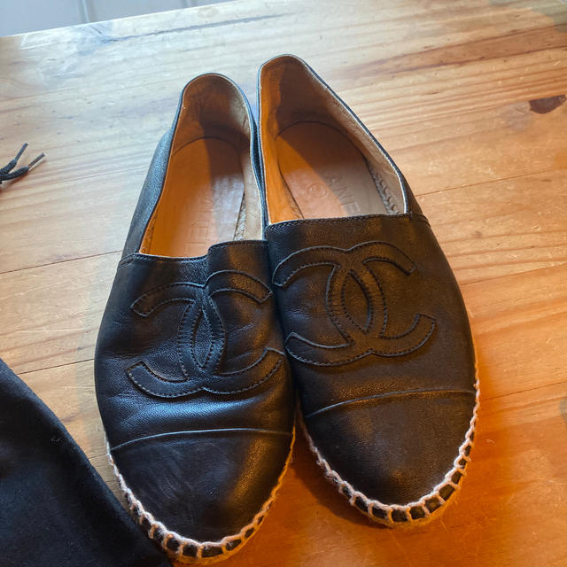 CHANEL(シャネル)のシャネル:CHANEL エスパドリュ　36ブラック最終値下げ レディースの靴/シューズ(ローファー/革靴)の商品写真