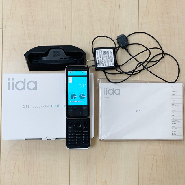 iida G11 携帯電話