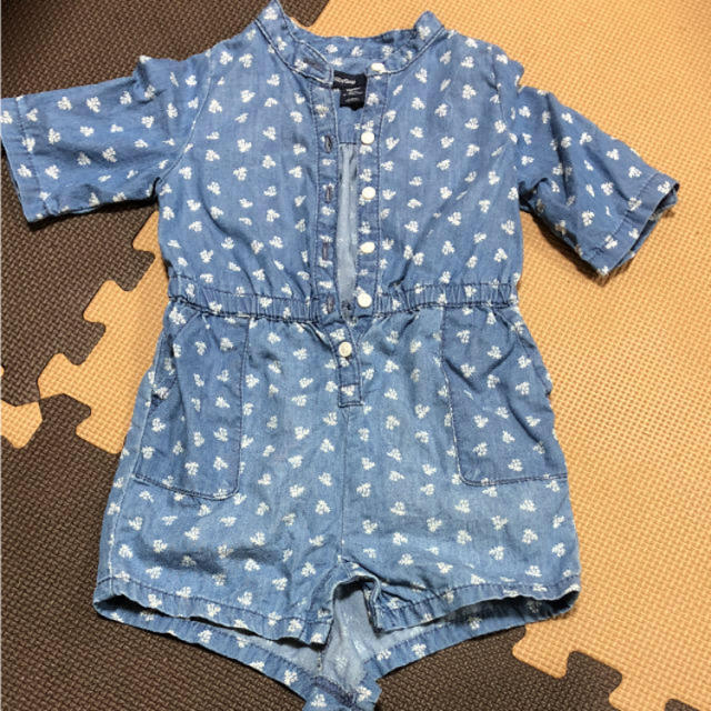 babyGAP デニム 小花柄 ロンパース　80cm キッズ/ベビー/マタニティのベビー服(~85cm)(ロンパース)の商品写真