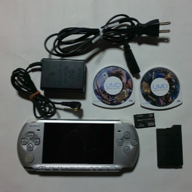 （管09）PSP-3000（銀）すぐ遊べるセット