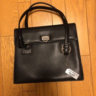 サルヴァトーレフェラガモ(Salvatore Ferragamo)のフェラガモバッグ(ハンドバッグ)