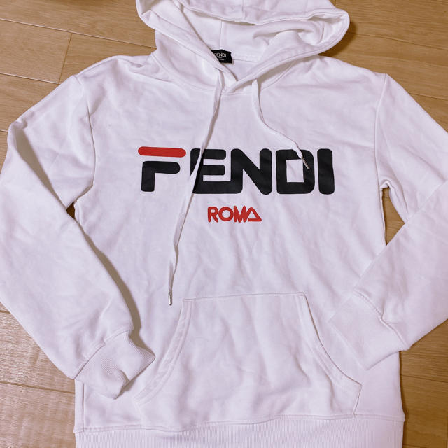 FENDI(フェンディ)の フードパーカー レディースのトップス(パーカー)の商品写真