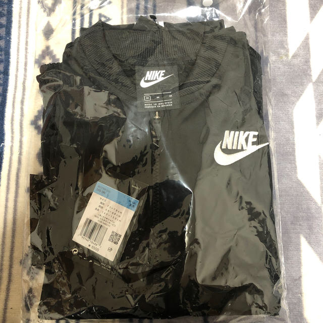 NIKE(ナイキ)のNIKE テープロゴ　トラックスーツ【新品未使用】 キッズ/ベビー/マタニティのキッズ服女の子用(90cm~)(その他)の商品写真