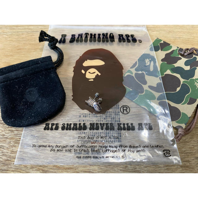 A BATHING APE アベイシングエイプ　ピアス　イヤリング　シルバー新品メンズ